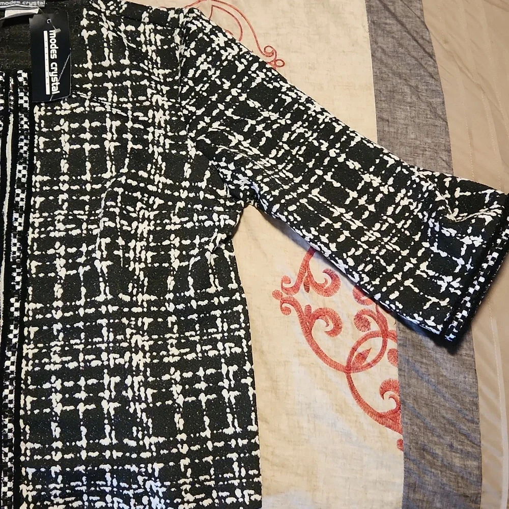 Modes Crystal Fashions Skirt Suit - Picture 5 of 11